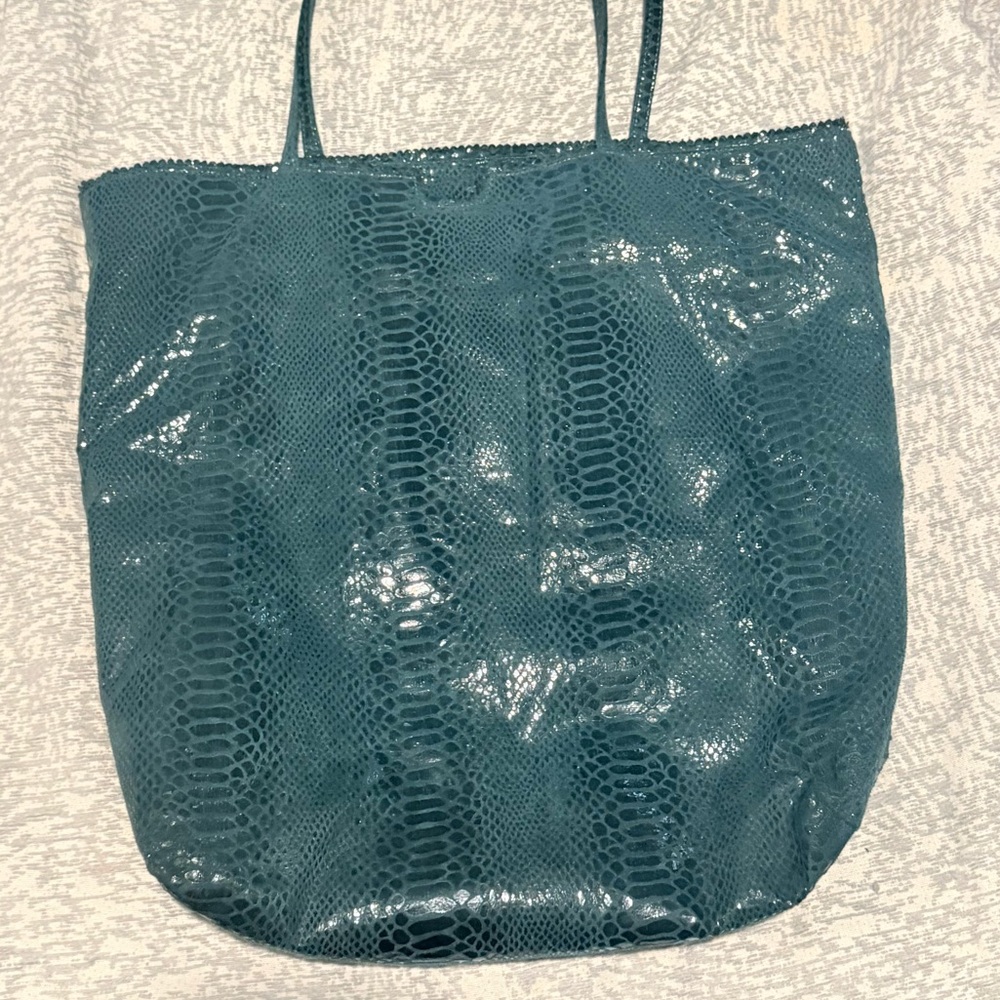Fatto a Mano by Carlos Falchi /// Emerald Green Faux Snakeskin Pattern Tote - Picture 7 of 8